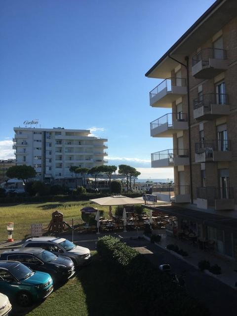 Residence Zeta - Walterigato Apartments Solo Per Famiglie Lido di Jesolo Exterior foto